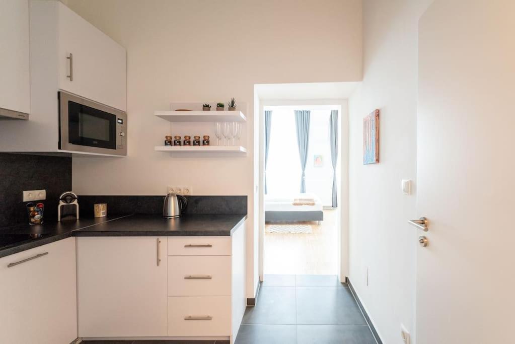 Appartement Neat Steps To Center By Hm *